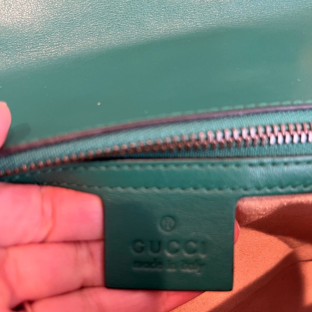 Green Gucci Small GG Marmont Matelasse Shoulder Bag - Picture 7 of 17